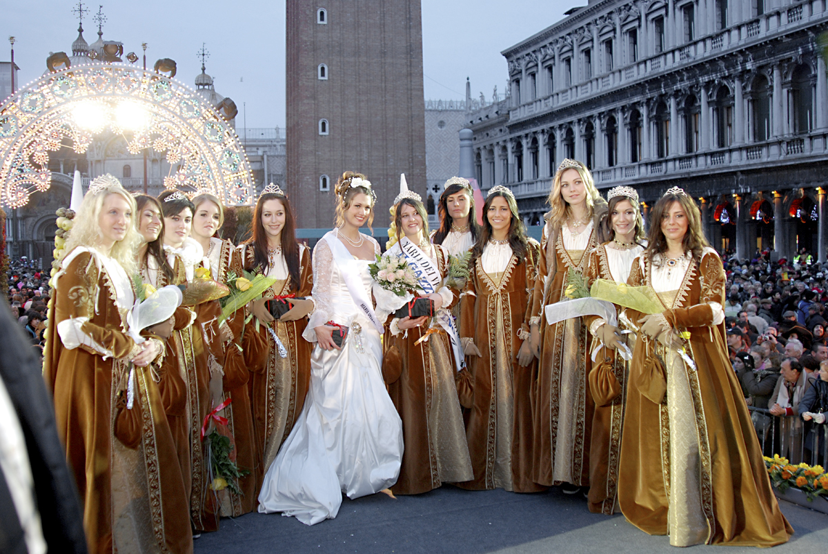 Sfilata delle Marie al Carnevale di Venezia
