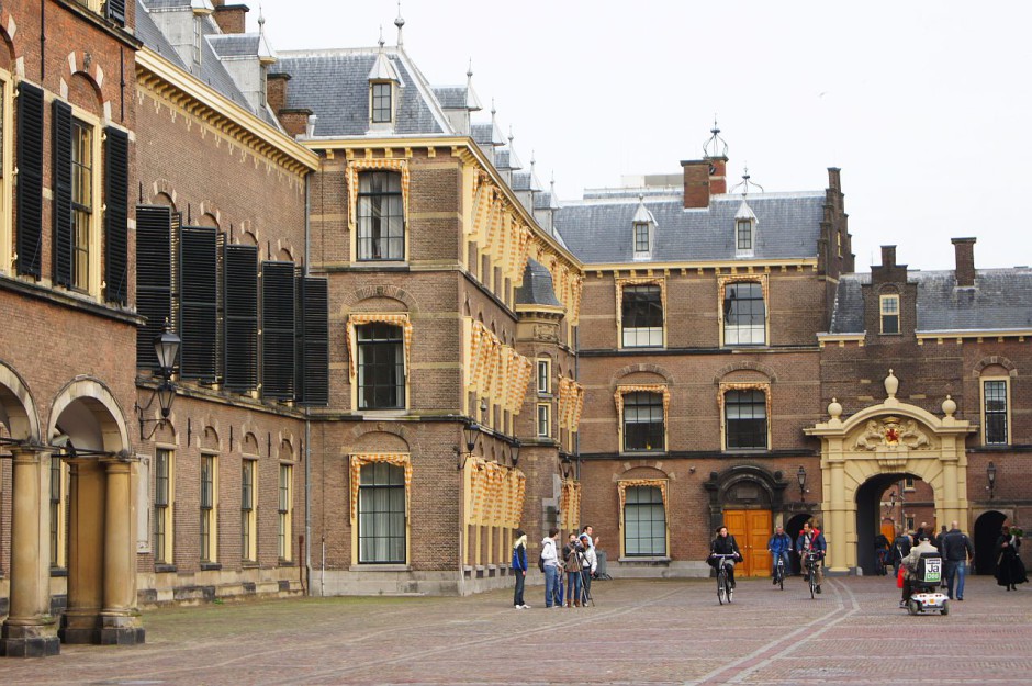 Gli edifici del Parlamento olandese a LAia © Andrea Lessona 940x625