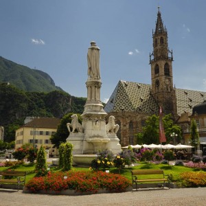 Piazza Walther a Bolzano. Foto da www.alto-adige.com