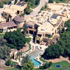 calabasas castle superneu 1