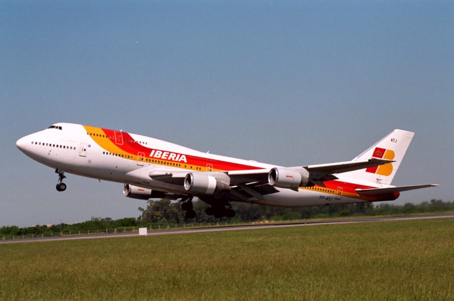 regalare biglietto aereo Iberia
