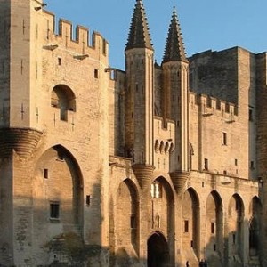 palazzo-dei-papi-provenza