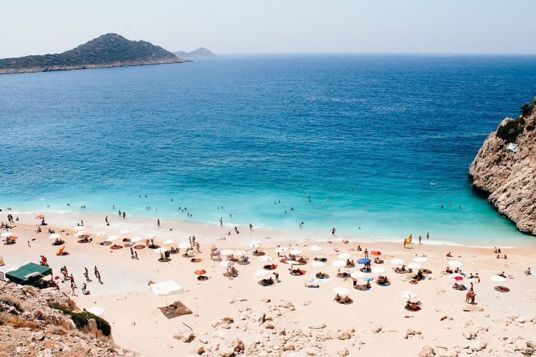 Al mare in Antalya, la perla della costa mediterranea della Turchia