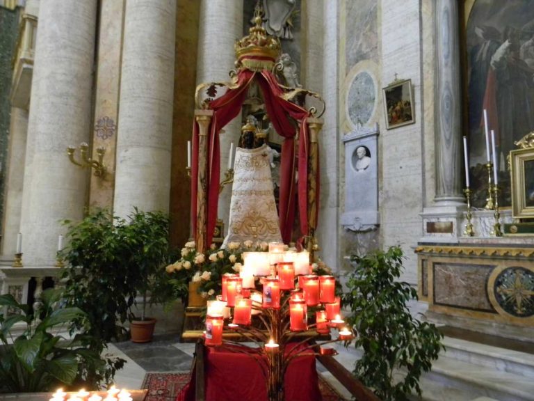 Orari delle messe a San Salvatore in Lauro