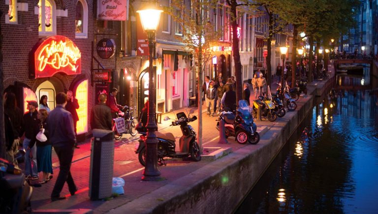 come-arrivare-ad-amsterdam-quartiere-a-luci-rosse-dal-centro