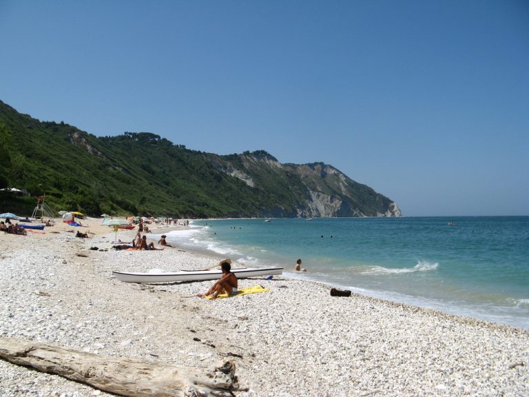 Come arrivare alla Spiaggia di Mezzavalle