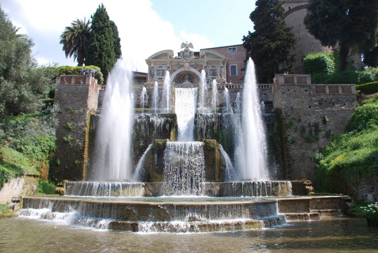 Villa D’Este, orari festivi