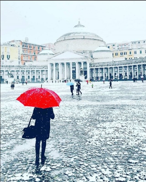 Neve al sud, Piazza Plebiscito innevata