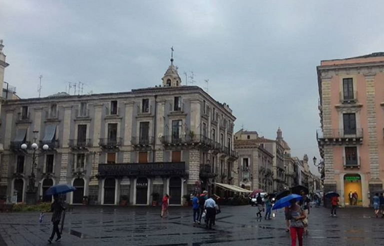 Meteo, weekend di pioggia: addio primavera