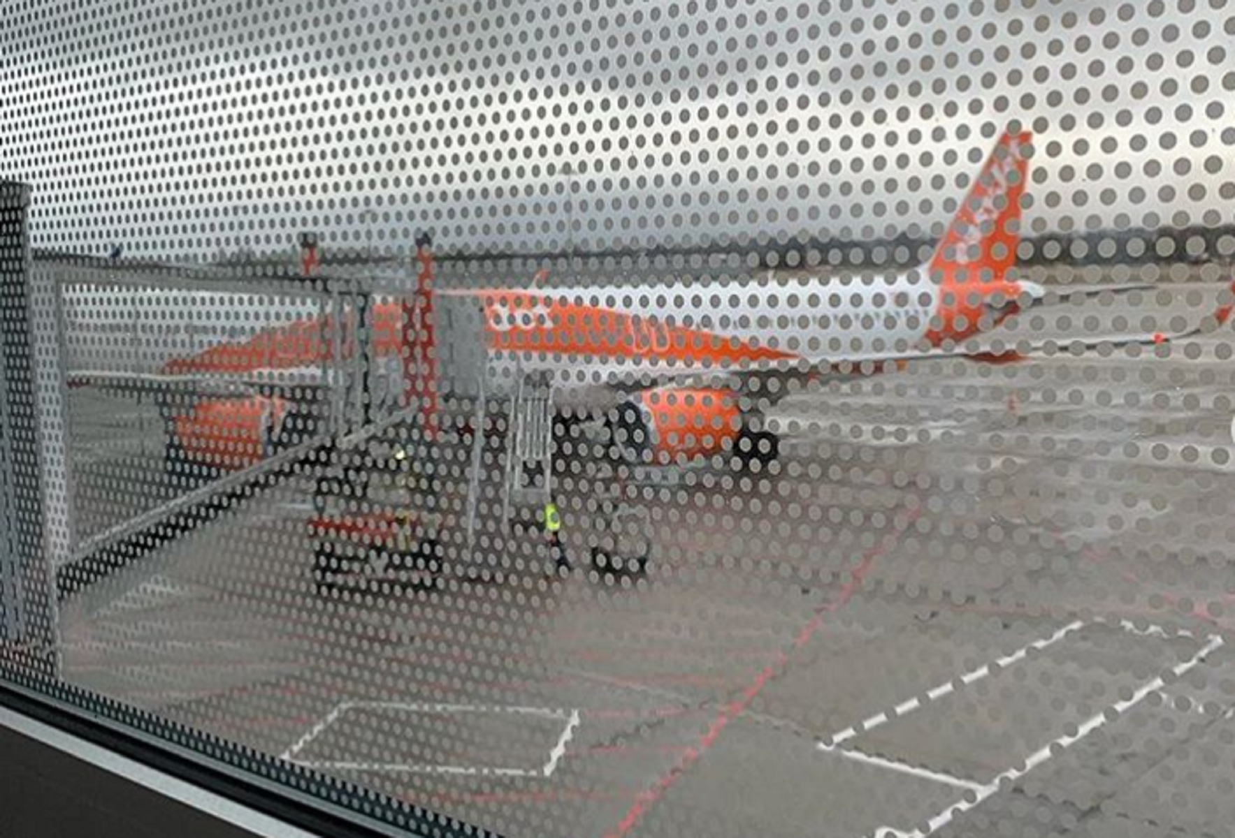 Aereo partito da Linate colpito da un fulmine: atterraggio d'emergenza