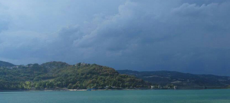 Meteo: piogge e temporali al Sud, tempo in miglioramento al Nord