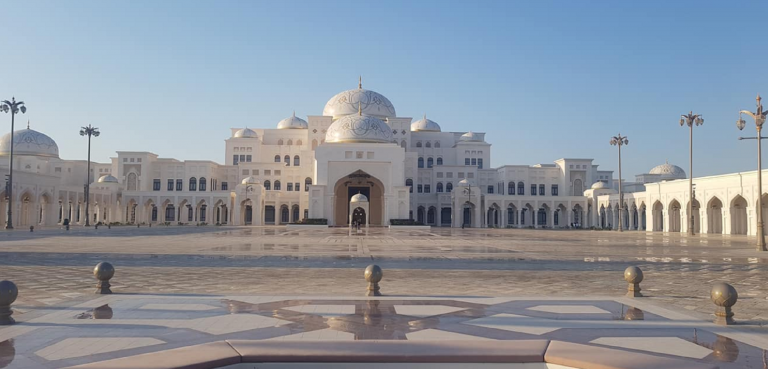 Il palazzo presidenziale Abu Dhabi apre per la prima volta al pubblico