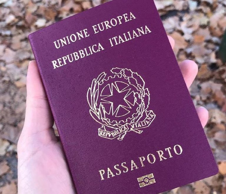Come rinnovare il passaporto: prezzi e tempi