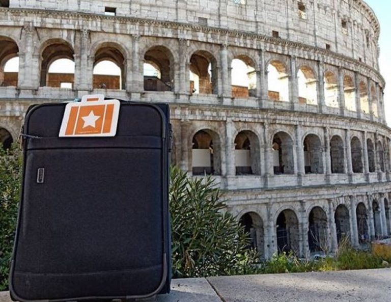 Roma, bar e negozi diventano depositi bagagli