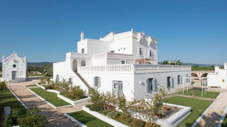 Raoul Bova innamorato della Puglia: ha acquistato una Masseria