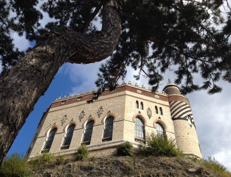 castello rocchetta mattei