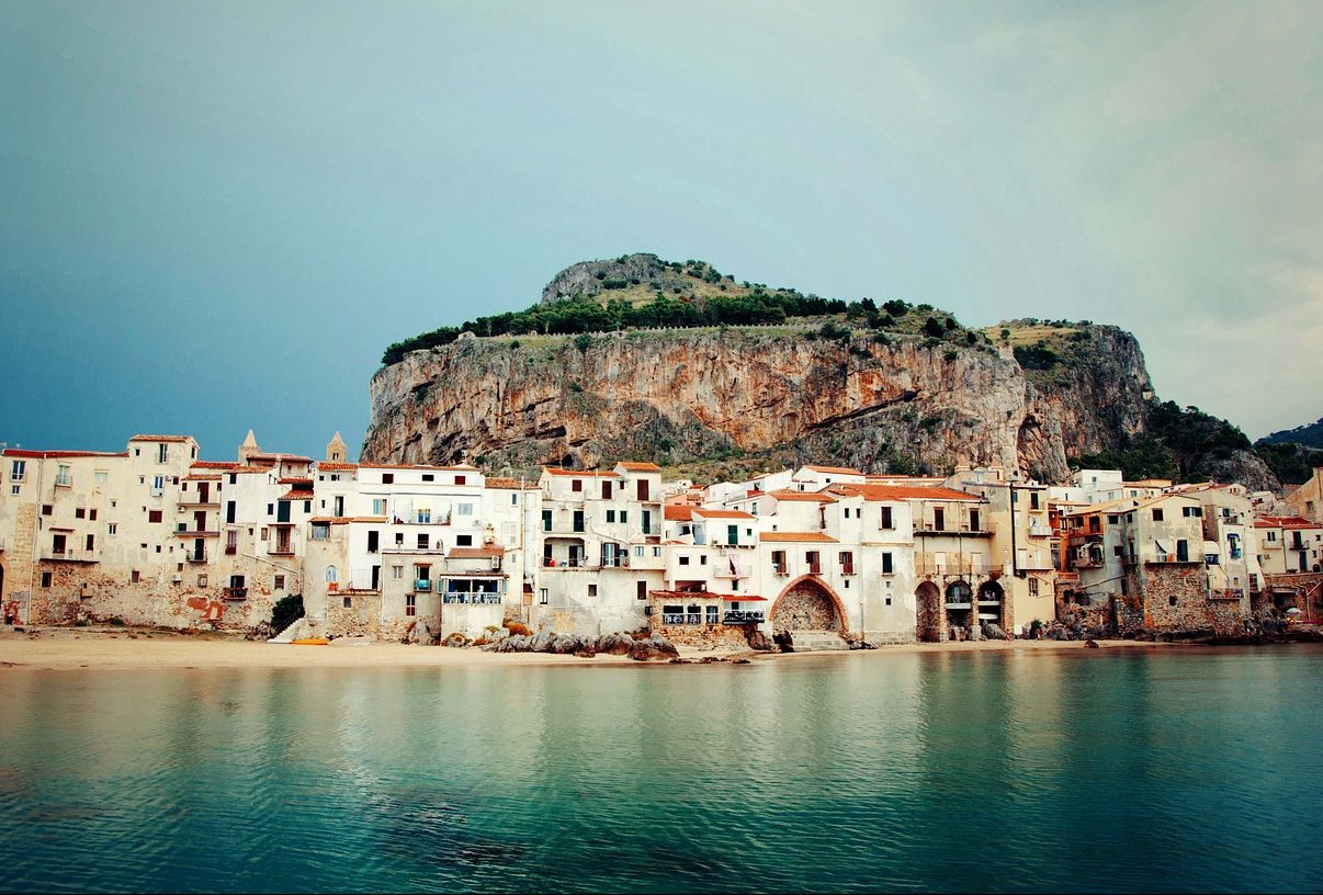 Spiagge Di Cefalù La Caldura Dove Il Mare è Cristallino