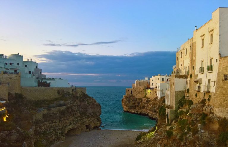 mare vicino a cisternino