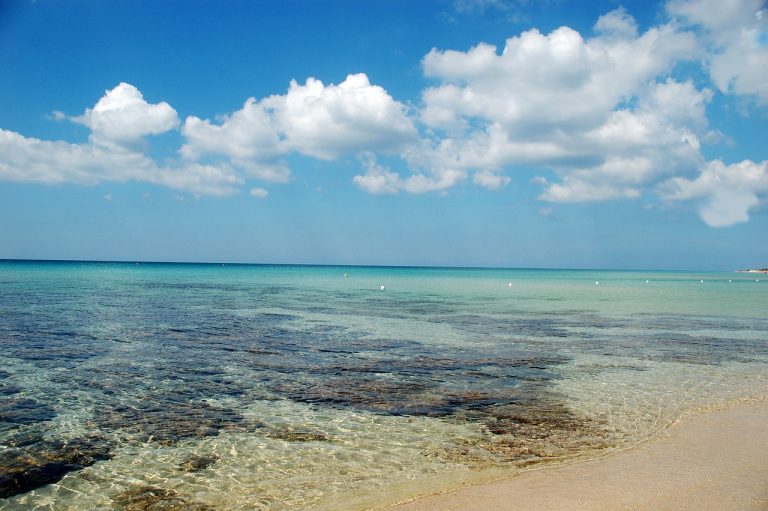 mare vicino lecce