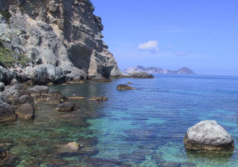 ponza spiagge attrezzate