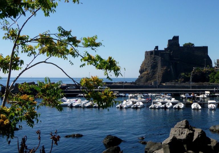 aci castello storia