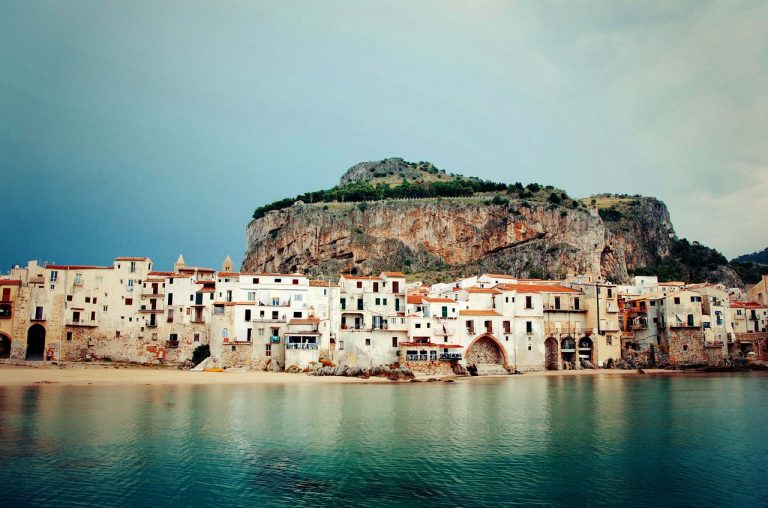 cefalù dove si trova