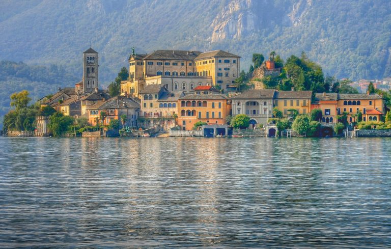 lago d'orta spiagge libere