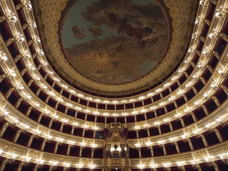 napoli cosa vedere di particolare