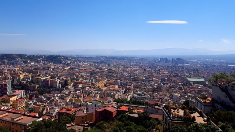 Come raggiungere Lucca da Napoli