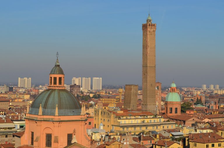 dove mangiare tortellini a bologna centro