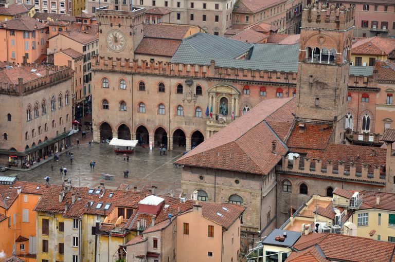 Cena con delitto per Capodanno 2020 a Bologna