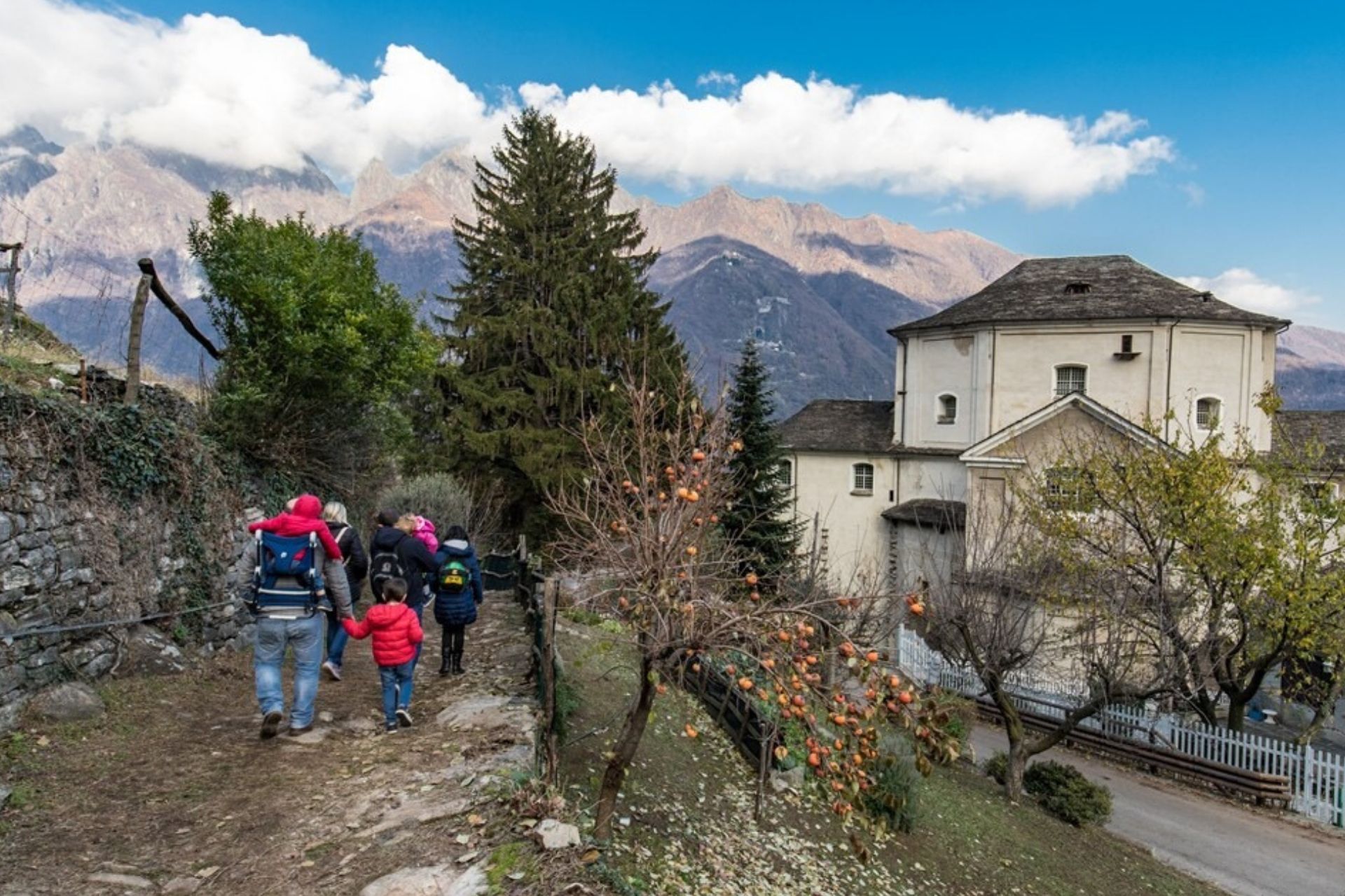 grotta di babbo natale a ornavasso