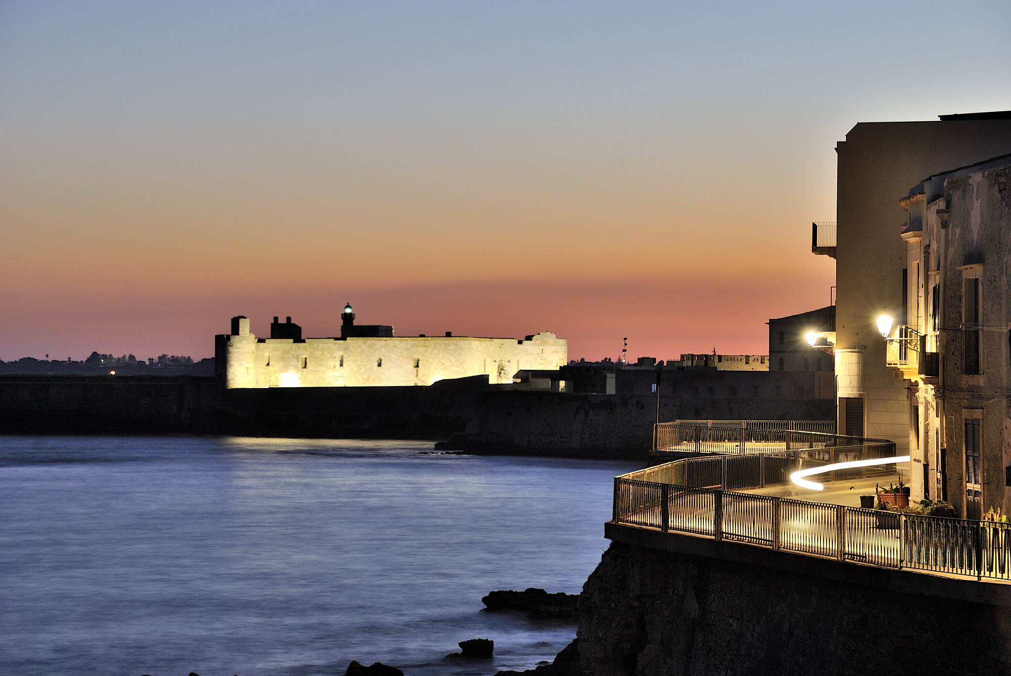 Castello Maniace di sera