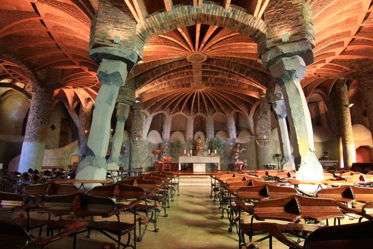 cripta della colonia guell barcellona