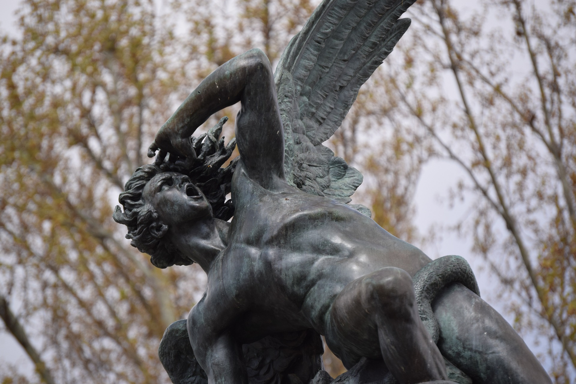 statua dell'angelo caduto madrid