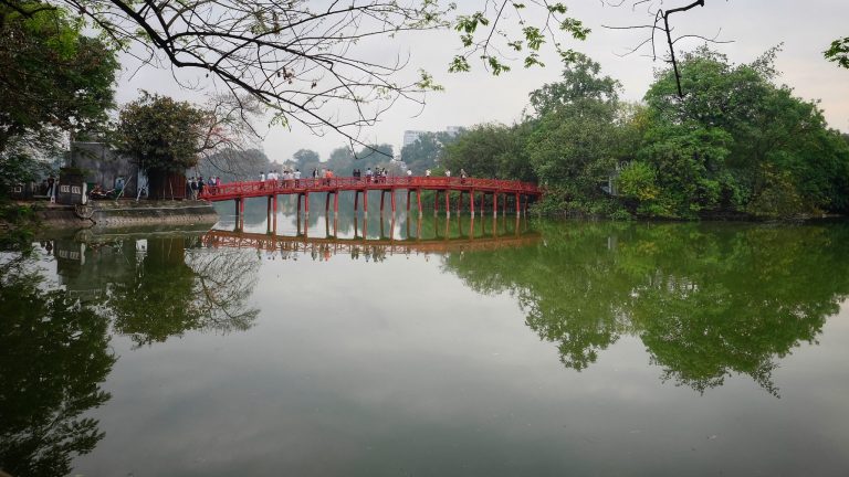 tempio della montagna di giada hanoi