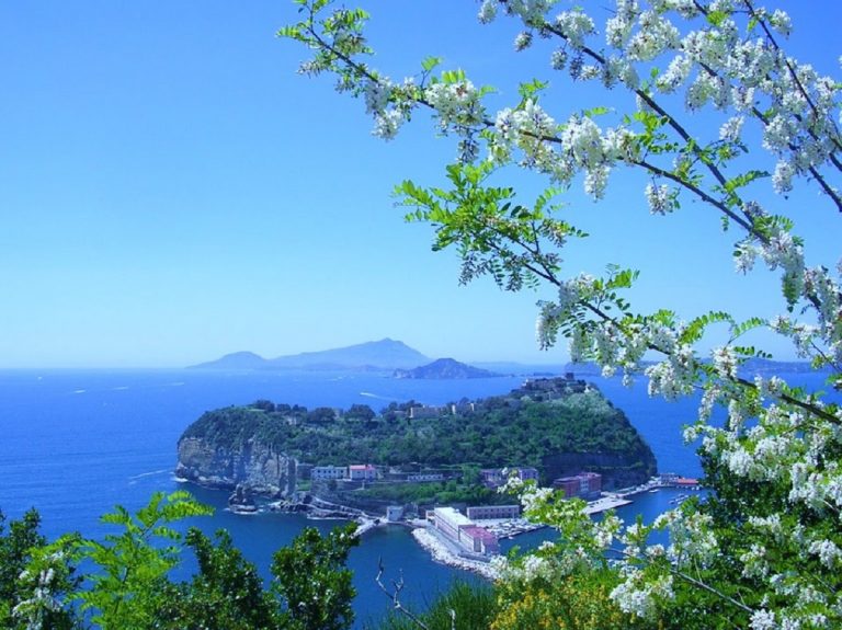 isola di nisida come arrivare
