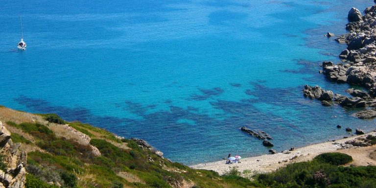 spiaggia di punta molentis sardegna