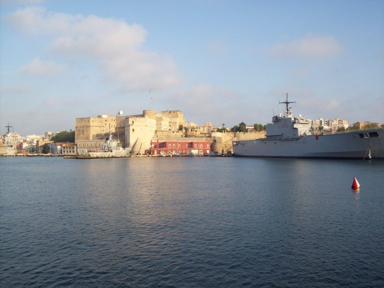 brindisi cosa vedere vicino al porto