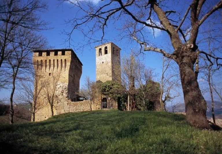 castello di sarzano casina reggio emilia