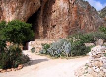 grotta mangiapane storia