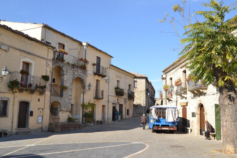 guardia perticara cosa vedere
