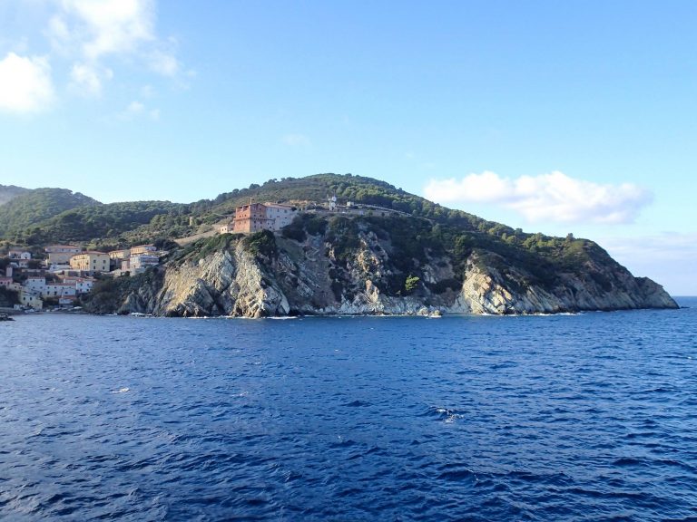 isola di gorgona spiagge