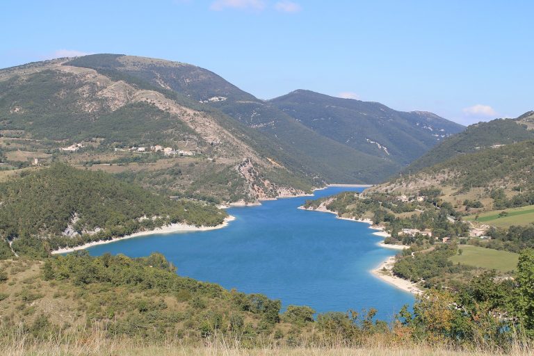 lago di fiastra dove si trova