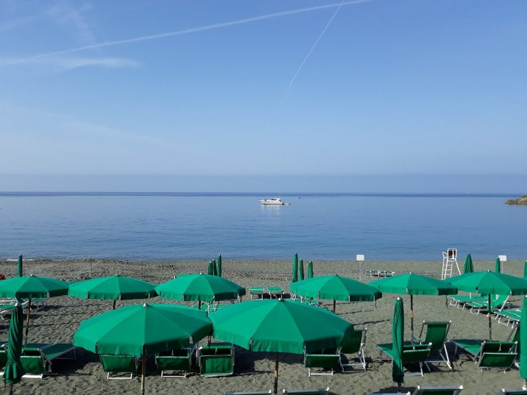 migliori spiagge attrezzate liguria