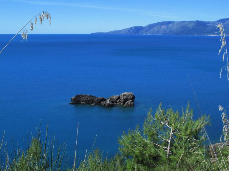 scoglio dello scialandro sapri