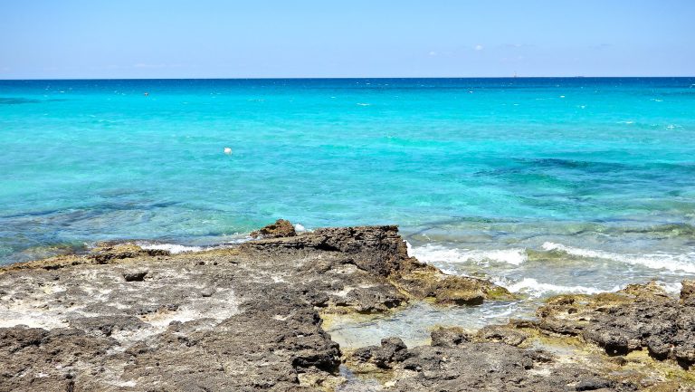 spiaggia punta della suina puglia