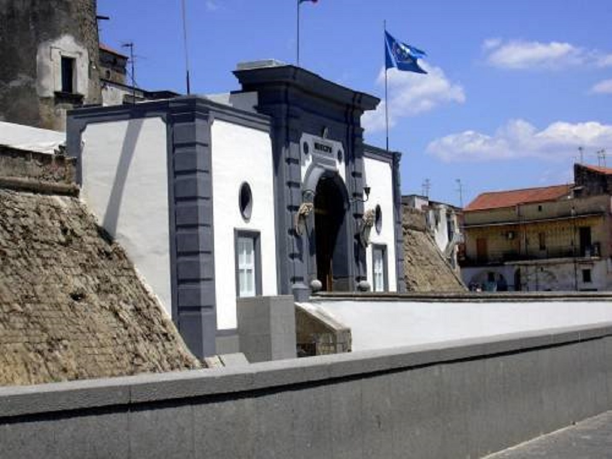 storia del castello baronale di acerra