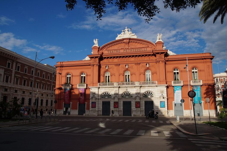 teatro petruzzelli storia