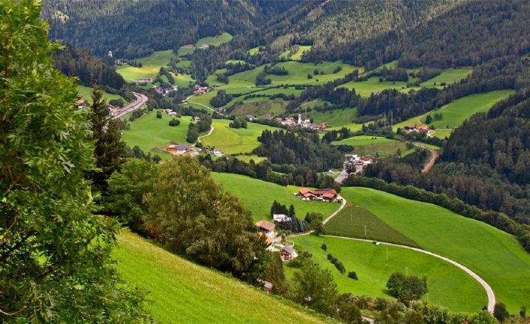 valle isarco con bambini